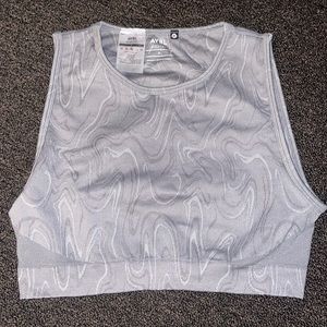 Velocity seamless crop vest